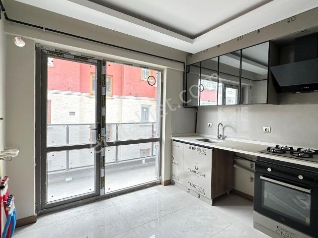 Fsn Den Sıfır Arakat Ön Cadde Cephe Asansörlü Lux Yapılı 2+1