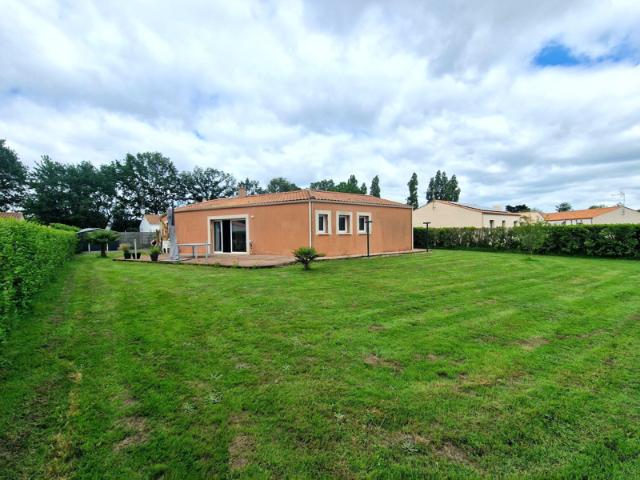 FROIDFOND Maison de 140m2 avec 4 chambres