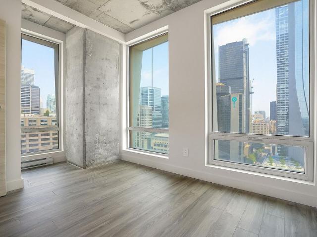 From bold architecture to sweeping skyline views, Skyla is where downtown Montréal living reaches its peak — in style