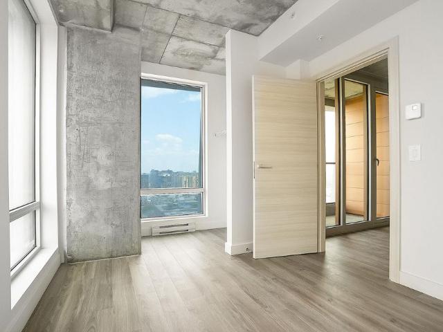 From bold architecture to sweeping skyline views, Skyla is where downtown Montréal living reaches its peak — in style