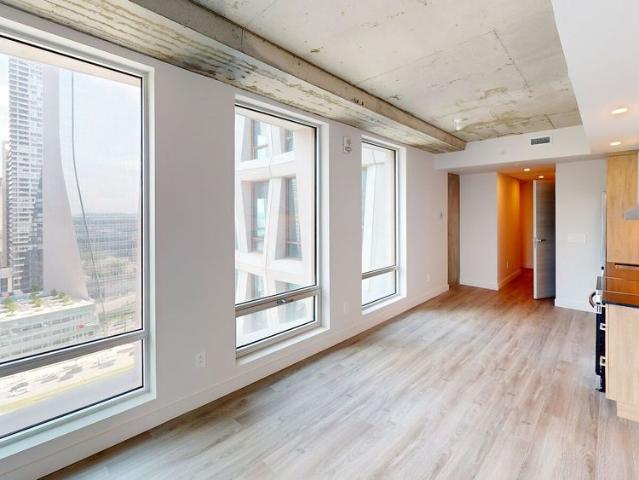 From bold architecture to sweeping skyline views, Skyla is where downtown Montréal living reaches its peak — in style