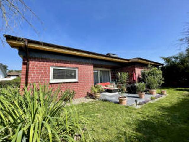 Fröndenberg Frömern: Freistehender Bungalow mit Garage in familienfreundlicher Lage!