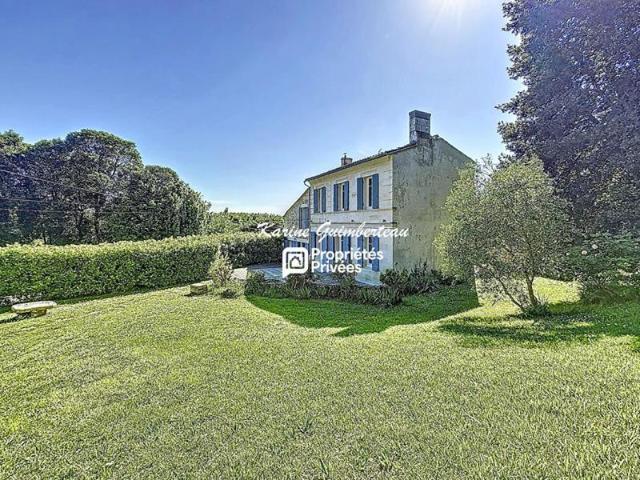 Fronsadais: Maison type Girondine en pierre 208 m2 + dépendance