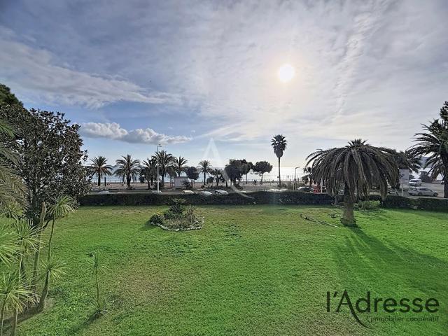 Front De Mer ! Appartement 2 pièces avec cave et parking ! 43m² Cannes