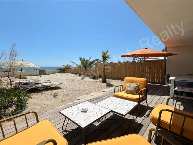 Front de Mer Appartement Rénové en Première Ligne avec Terrass
