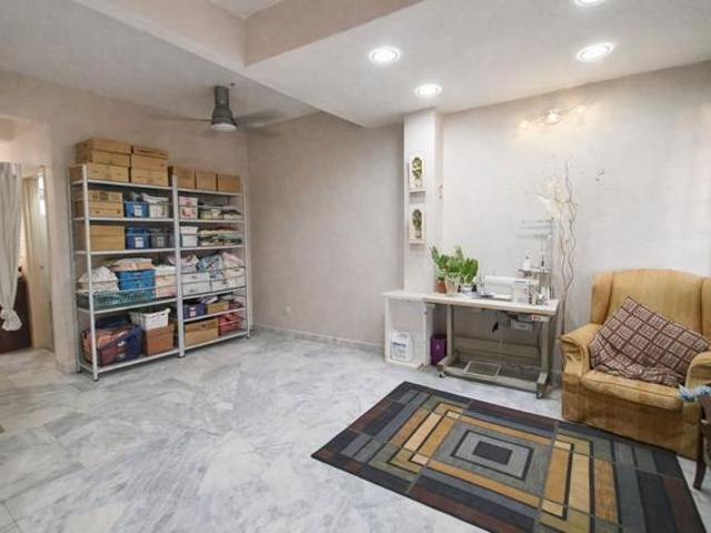 FRONT EXT GOOD UNIT GOOD CONDITION Putra Heights Putra Bahagia