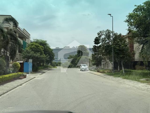 Front Open Giga Mall View 1 Kanal Plot Available For Sale