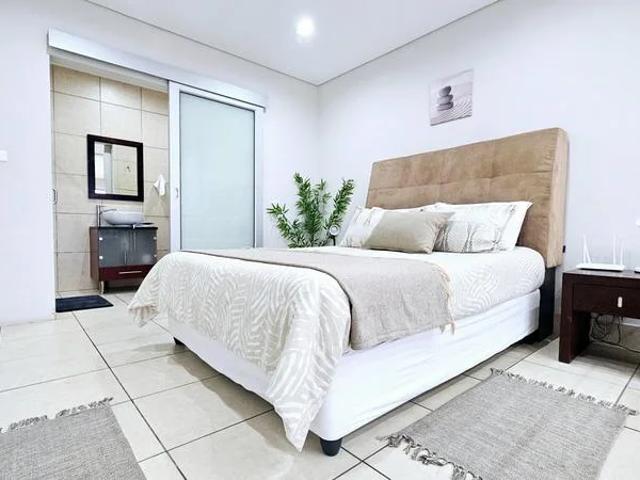 Front Row Studio Apartment with Spectacular Ocean Views – Santos Beach, Mossel Bay