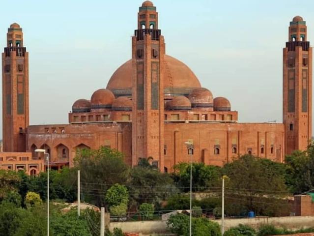 Front side corner ground floor. 1 bed room open kitchen living room lahore bahria town id 87226