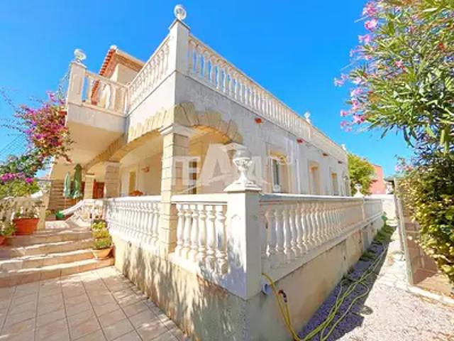 Frontignan 34110 Achat / Vente maison 10 pièces t10 piscine terrasse