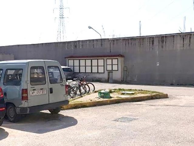 Frattaminore: Unit immobiliare ad uso artigianale nel “Condominio Elettra”