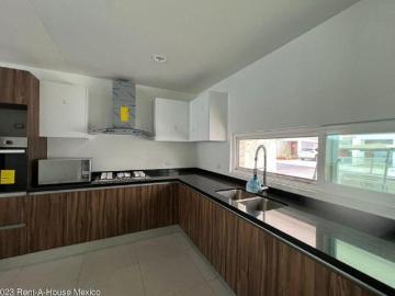 Fray Junípero casa nueva en VENTA RAH679