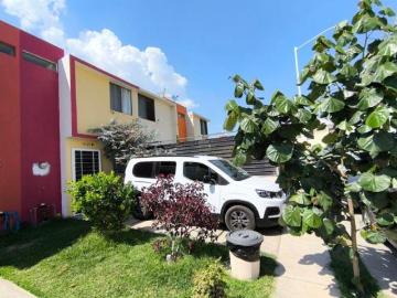 Fracc. Los Tréboles Casa en 2pl 2 Recamaras 1.5 wc Calle La Herencia, mcipo. de Zapopan