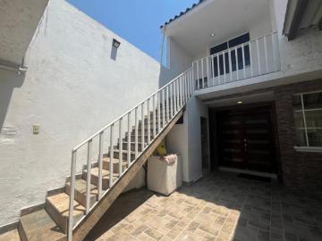 Fracc. Real de San José Propiedad con 2 Departamentos en Venta