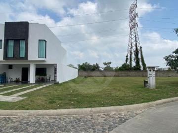 Fraccionamiento Onix Residencial: Terreno residencial en venta en Fraccionamiento Ixtacomitan 1a Sec