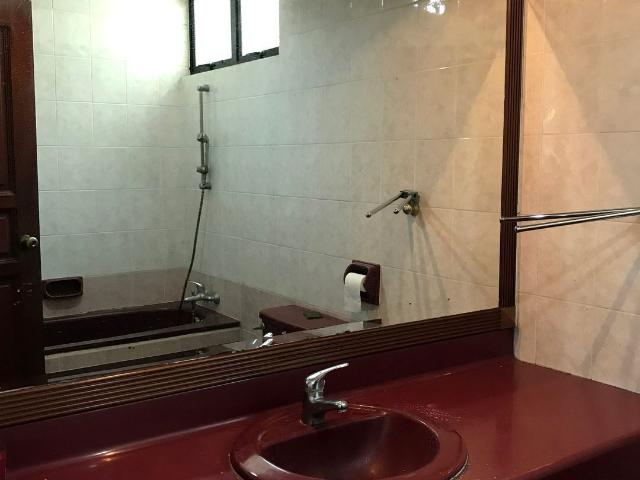 Fragrance Court D5, Apartment