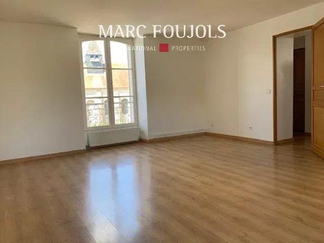Français Maison située à 8′ de Senlis