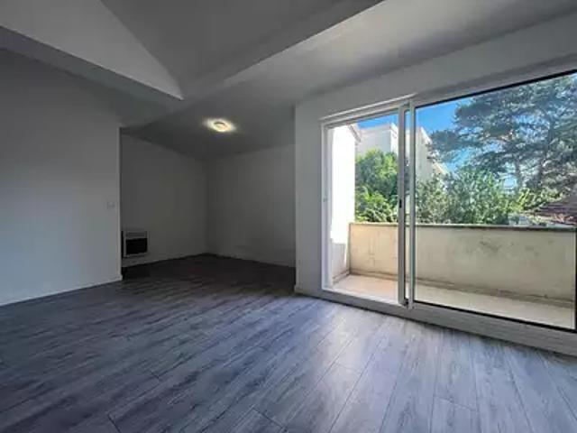 Franconville 95130 Location appartement 2 pièces t2 au dernier étage balcon