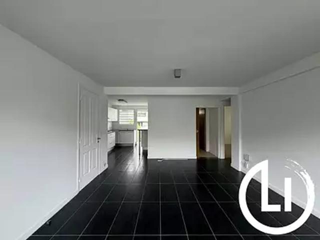 FRANCE FRA Location appartement 3 pièces t3 au dernier étage parking