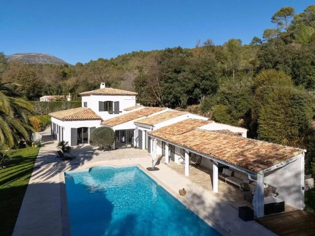 France | La Colle sur Loup | 4 chambres | 4 Toilettes | 274. 274m² La Colle sur Loup