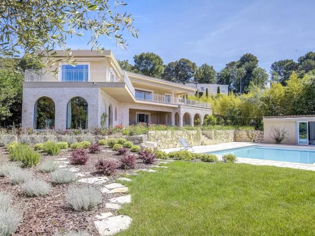 France | Mougins | 5 Chambres | 4 Salles de bains | 320 m² |. 320m² Mougins