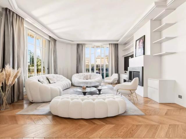 France | Paris 16e | 5 chambres | 5 salles de bains | 332,2. 332m² Paris 16ème