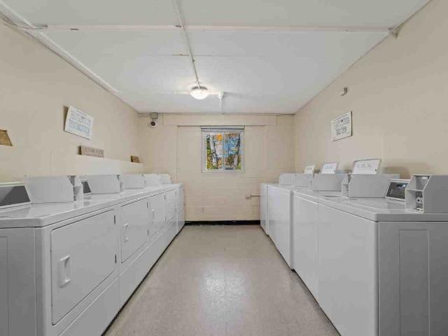Frances Tower Apartments 2 Bedroom Apartment for Rent at 3540 Peter St, Windsor, ON N9C 4C1 Sandwich