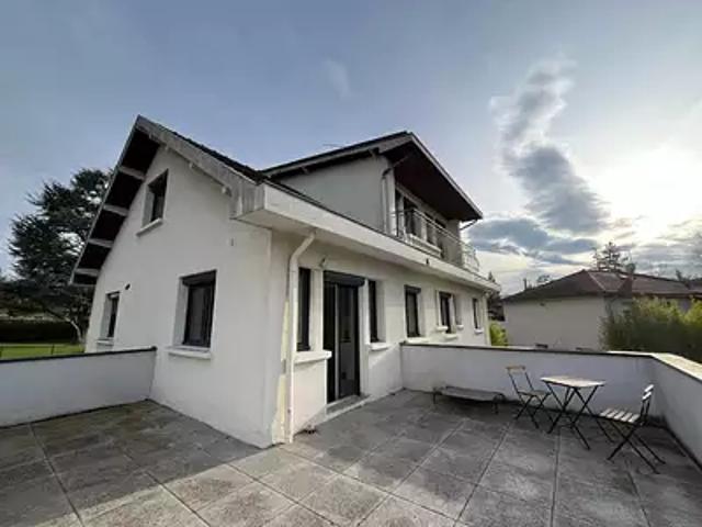 Francheville 69340 Location maison 6 pièces t6 jardin terrasse