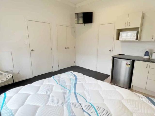 Frankton's Fully Furnished Studio Room!