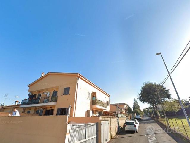 FRASCATI BILOCALE ARREDATo TUTTO INCLUSO