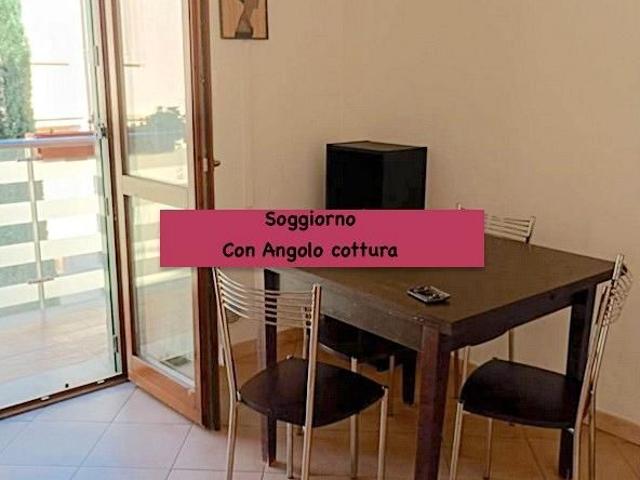 Frascati bilocale arredato con balcone