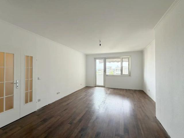 freundliche 2 Zimmer Wohnung mit Loggia! Heiz und Warmwasserkosten inklusive