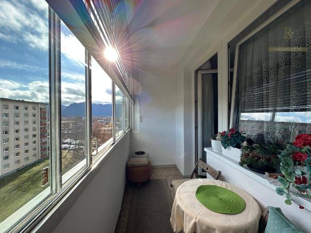 Freundliche Balkonwohnung mit sonniger Ost Loggia