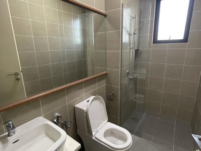 Free carpark+wifi+utilities, jr master room at nidoz residences, desa petaling