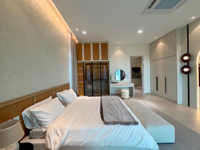 Free Package Cash Back FREEHOLD 2 Storey 22x75sqft Ayer Molek Melaka