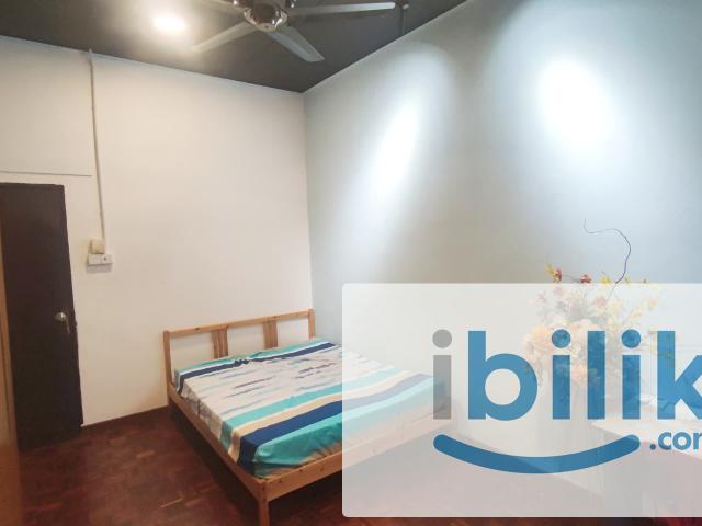 Free Parking Fully Furnished Medium Room at Taman Blossom Height, Seremban