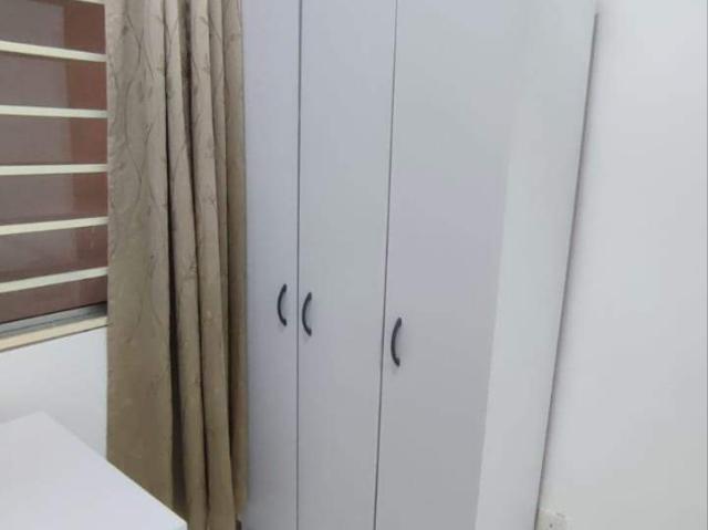 Free utilities female medium room furnished