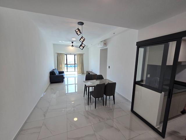 Free WiFi2 Bedrooms Sinaran Luxury Condo Suite Full Furnish