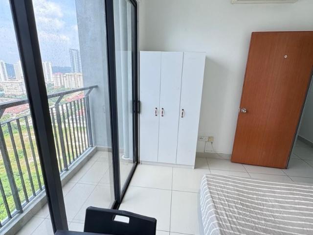Free wifi+utilities, balcony middle room at the havre, bukit jalil