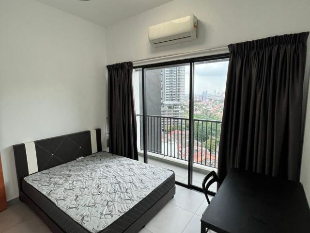 FREE WIFI+UTILITIES, BALCONY Middle Room at D'Sands Residence, Old Klang Road