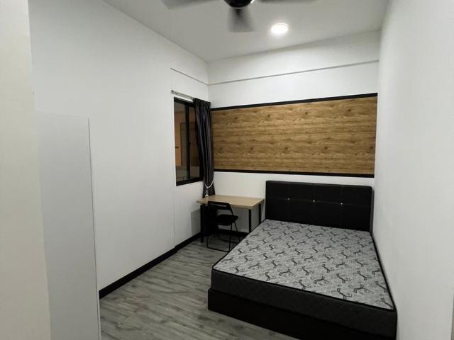 FREE WIFI+UTILITIES, Middle Room at D'Sands Residence, Old Klang Road