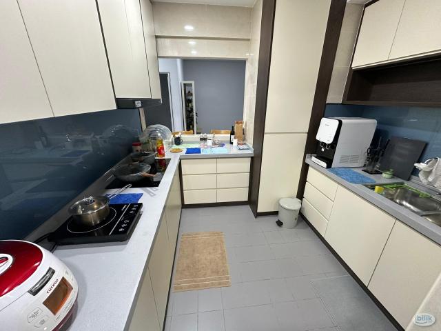 Free wifi+water+electric, balcony room at palmville, bandar sunway
