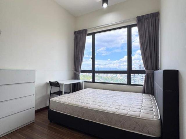FREE WIFI & CLEANING, Medium room at Petalz, Old Klang Road, KL