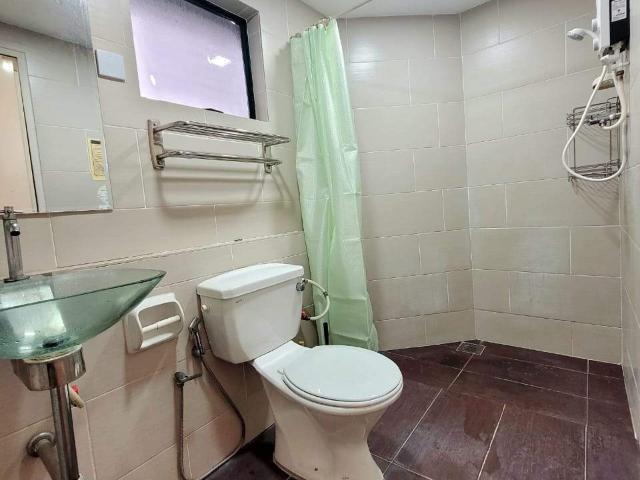 FREE WiFi + FULLY FURNISHED Premium Master Room @ Changkat View, Dutamas – Move In Ready!