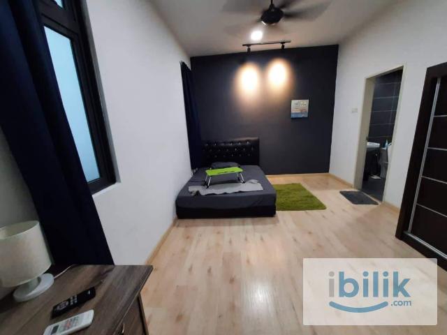 Free WIFI Master Room at Parkhill Residence