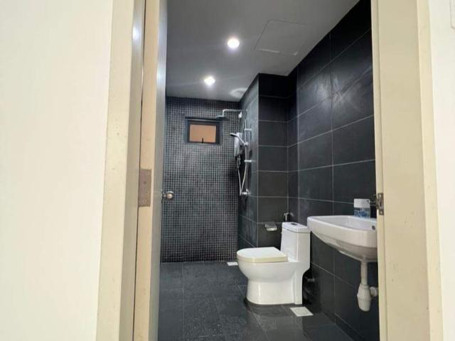 Free WIFI Master Room at Parkhill Residence