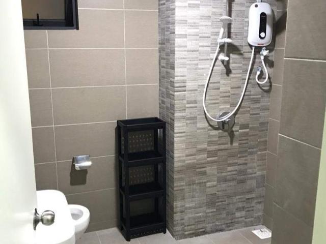 Free WIFI Master Room at Parkhill Residence