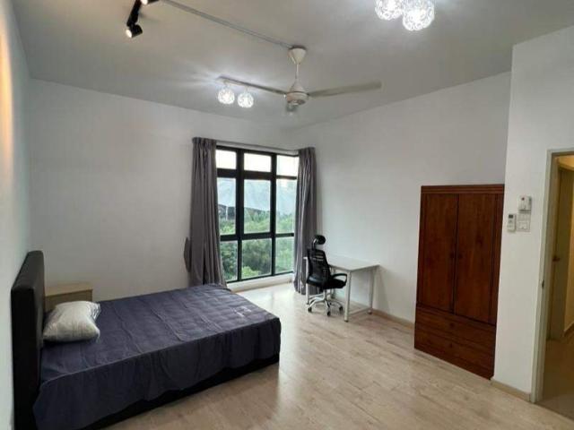 Free WIFI Master Room at Parkhill Residence