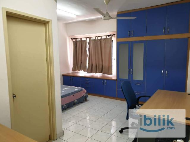 Free WIFI Master Room at Vista Komanwel