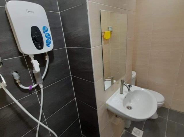 Free WIFI Single Room at Bandar Sunway